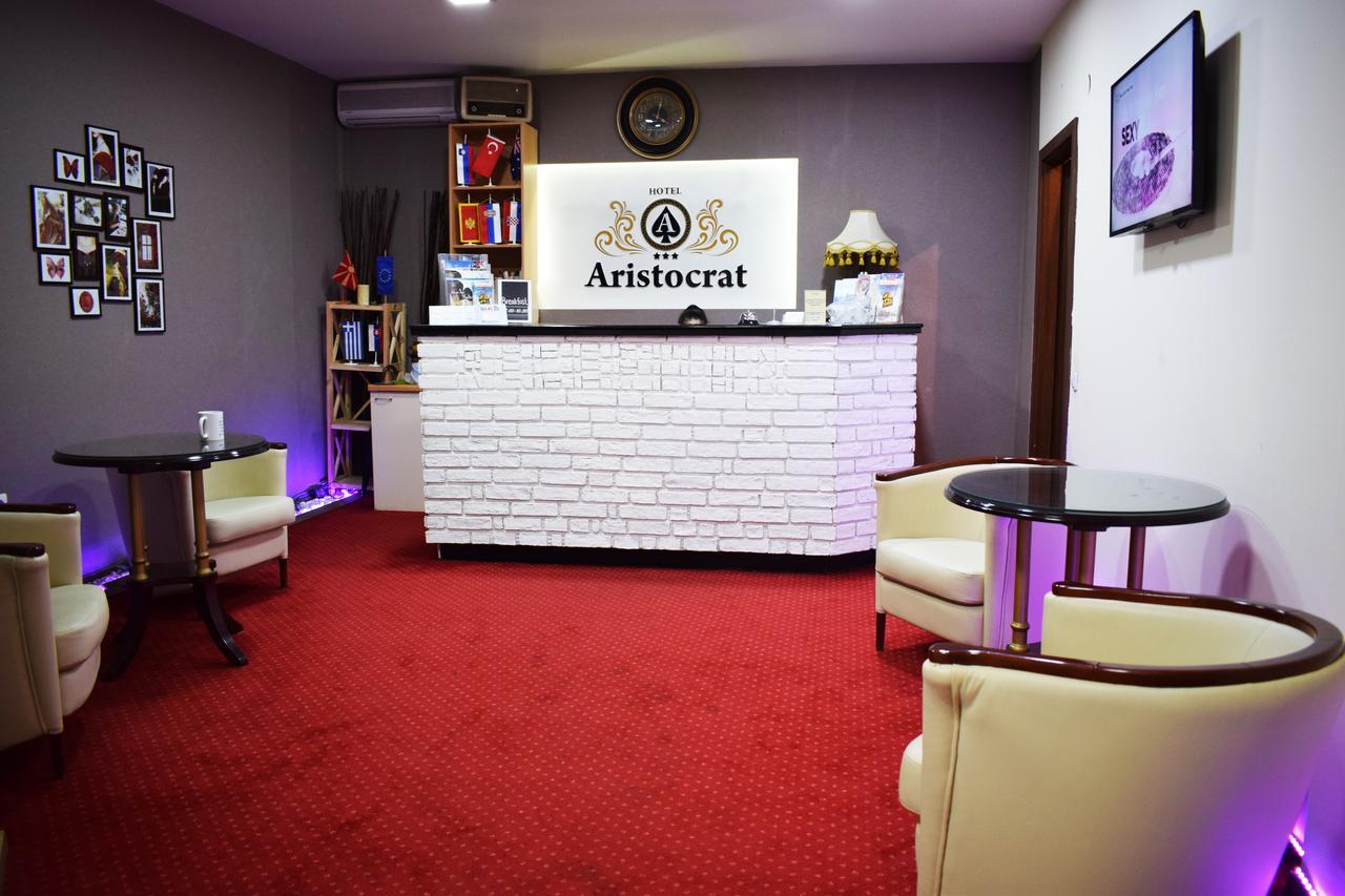 Hotel Aristocrat & Fish Restaurant スコピエ エクステリア 写真